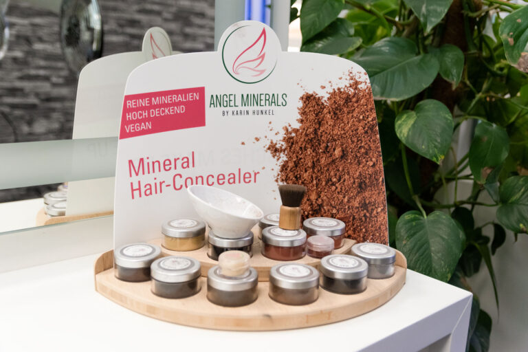 Dekorative Naturkosmetik von Angel Minerals